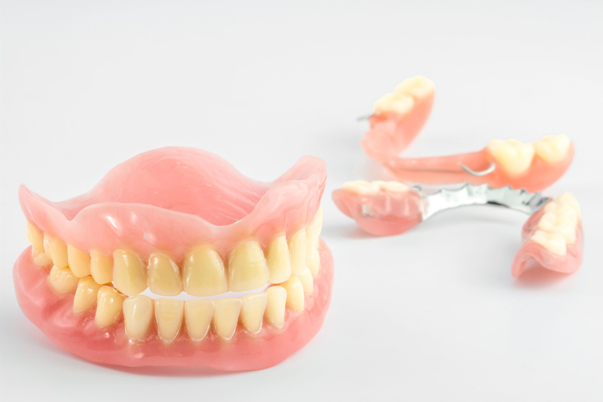 How to Clean Dentures Properly: A Step-by-Step Guide